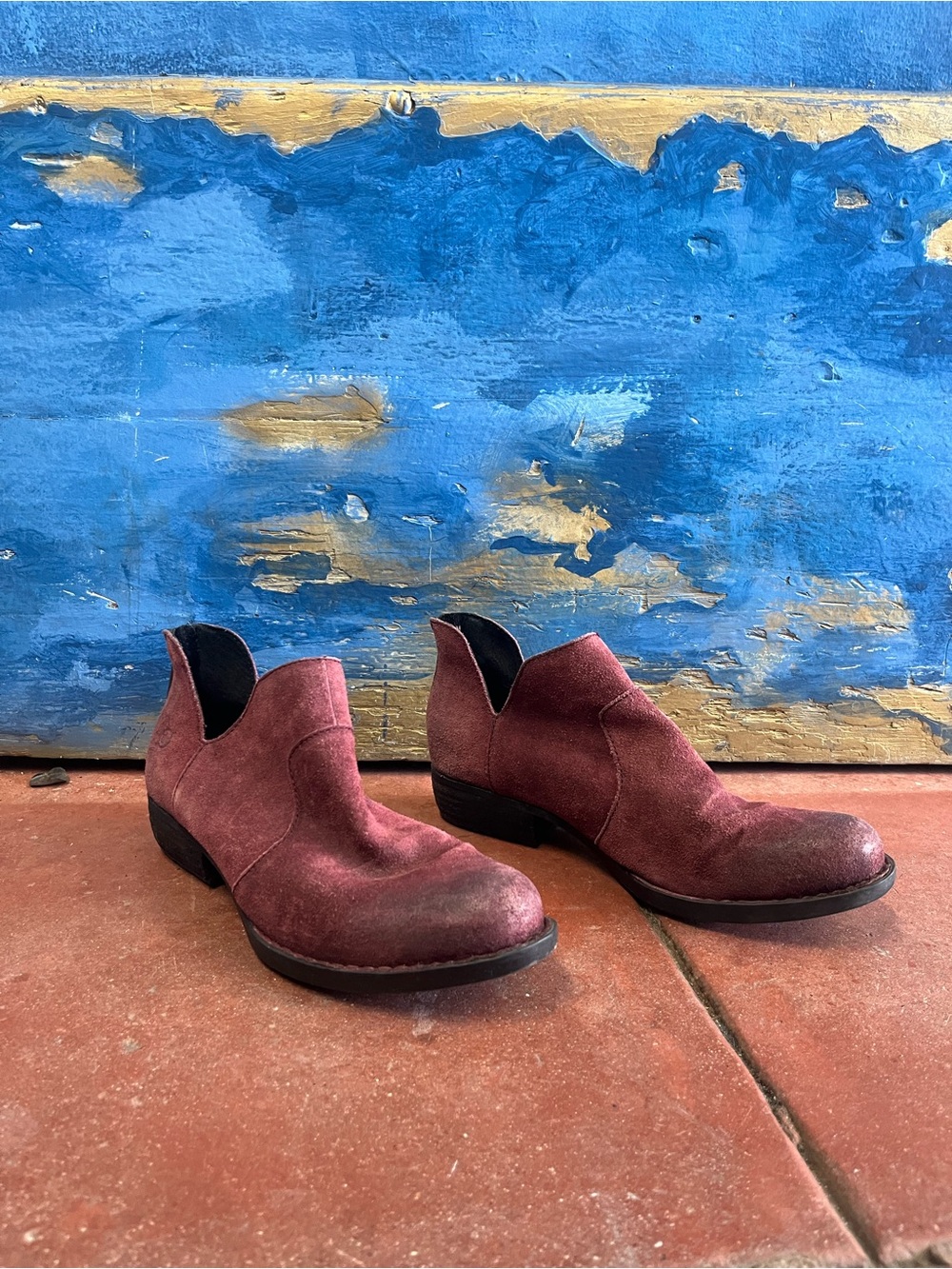 Born Men's Suede Chukka Boots in Burgundy